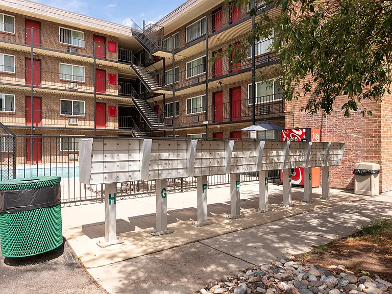Meridian Garden Apartments — Photo 17
