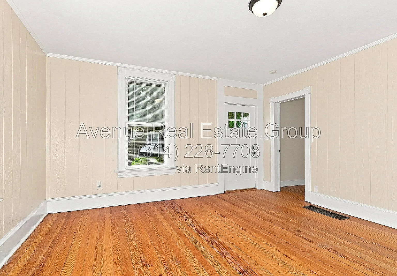 3 bed, 1.0 bath, 800 sqft, $1,950 — Photo 3