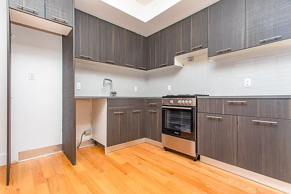 Rented by RENTBK LLC | media 2