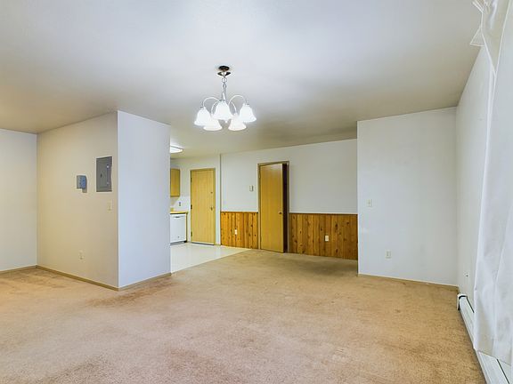2nd image of 2555 Mission Rd #2101