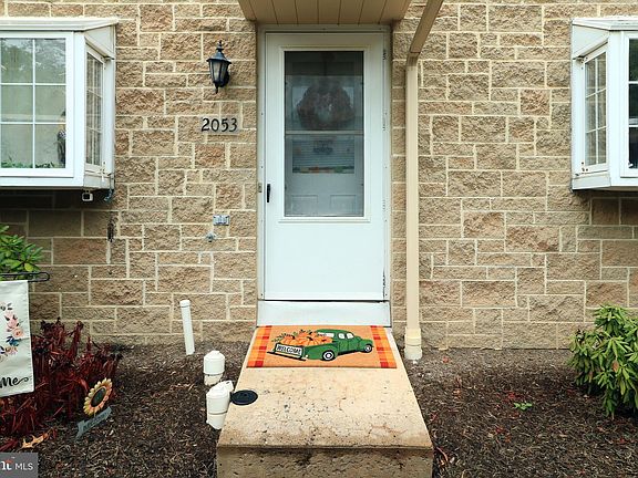 2nd image of 2053 Mary Ellen Ln