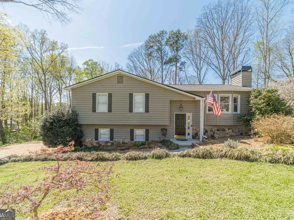 1377 Candlelite Ln, Snellville, GA 30078