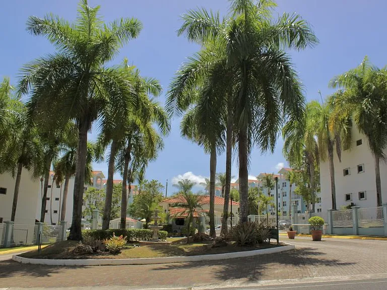 Cond The Residences 10 Apt 10 Calle Boulevard de l — Photo 12