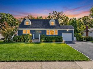 48 Prairie Drive, North Babylon, NY 11703