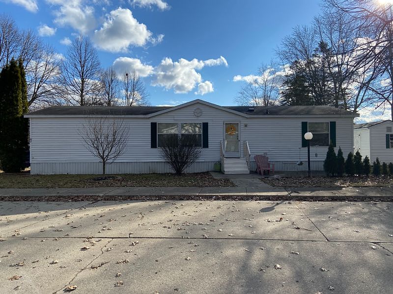 1st image of 87 Lyndon Cir