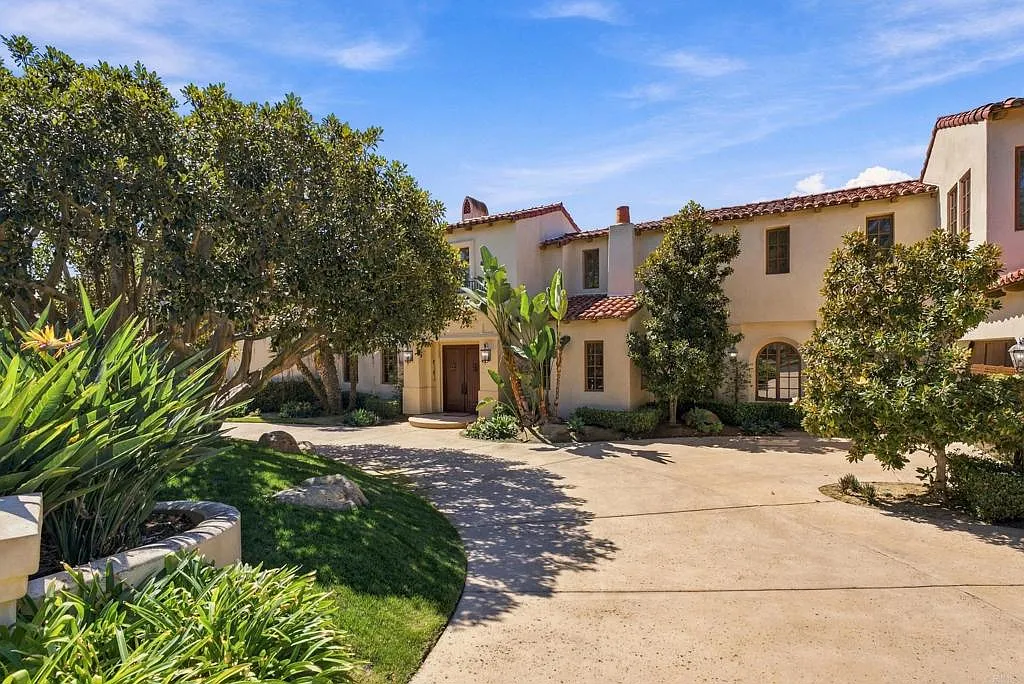 4 bed, 4.5 bath, 5494 sqft, $22,500 — Photo 3