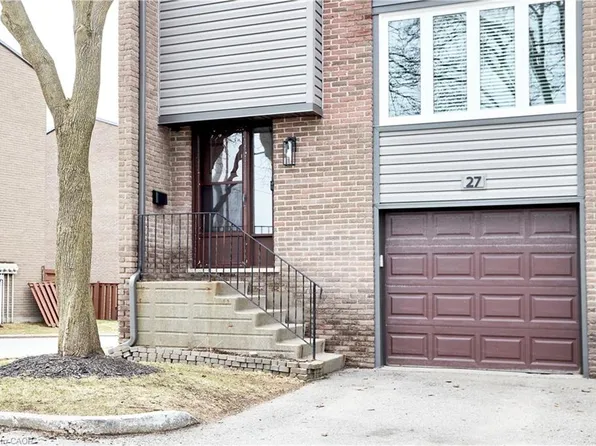 46 Cedarwoods Cres #27, Kitchener, ON N2C 2L7