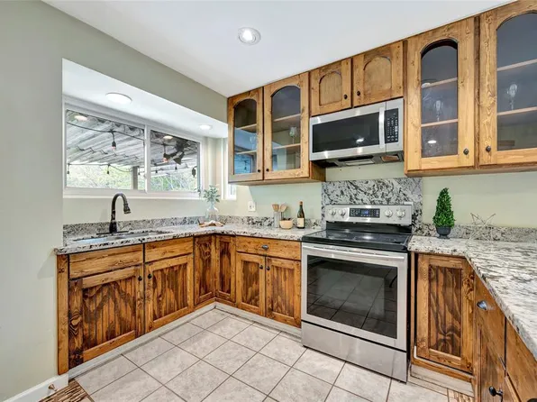 16906 Creek Line Drive, Friendswood, TX 77546