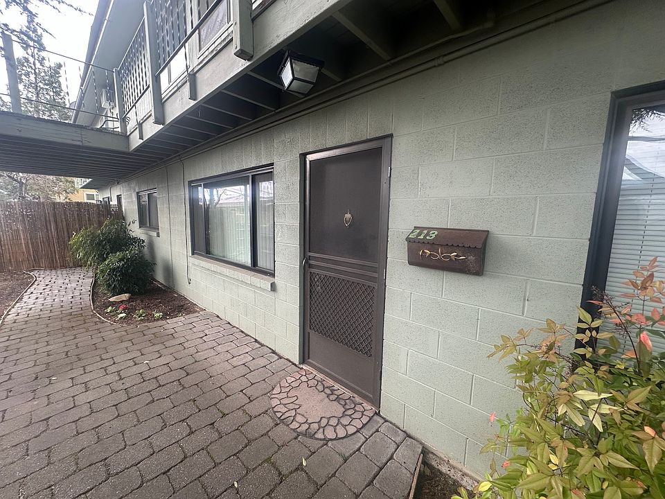 1st image of 213 Vista St #213