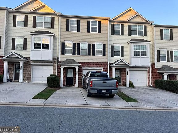 2nd image of 6837 Blackstone Pl