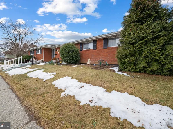 1108 E Congress St, Allentown, PA 18109