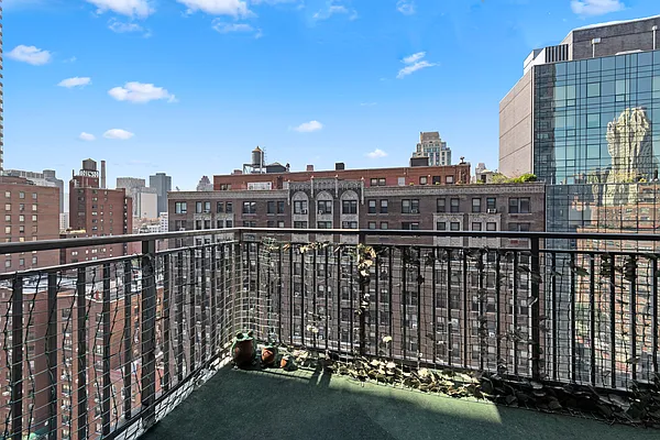 Sold by Compass | media 9