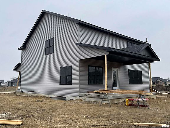 2nd image of 412 Manor Hill Dr