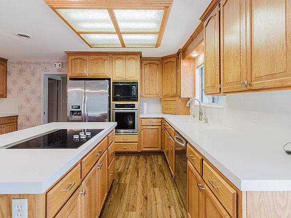 2nd image of 1310 Los Rios Dr