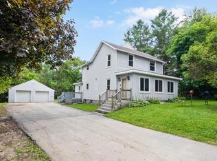 S31W23465 Sunset Dr, Waukesha, WI 53189