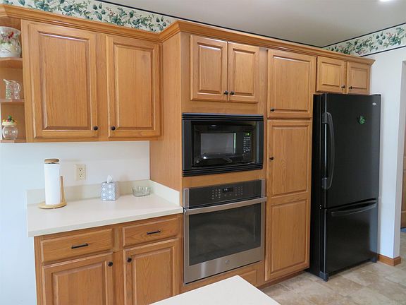 4th image of 1806 Amberwood Dr