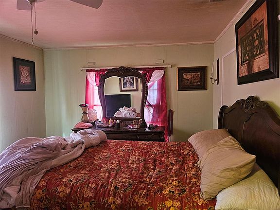 3rd image of 808 N 11th St
