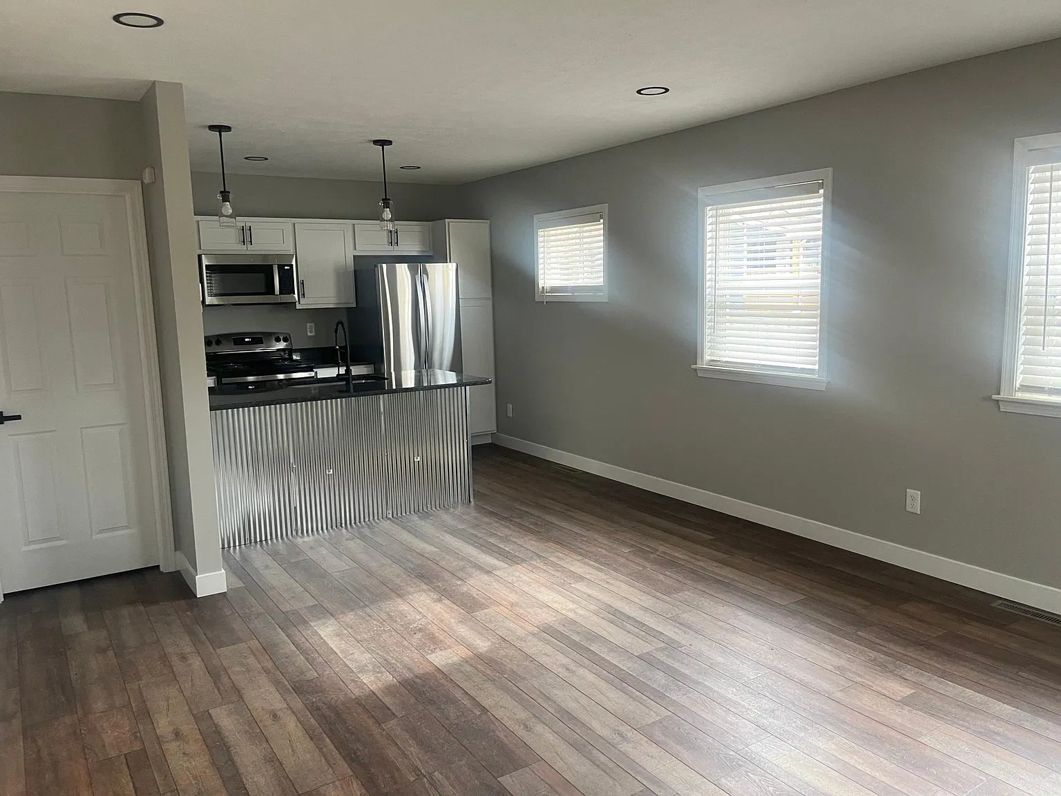 129 N West St — Photo 2