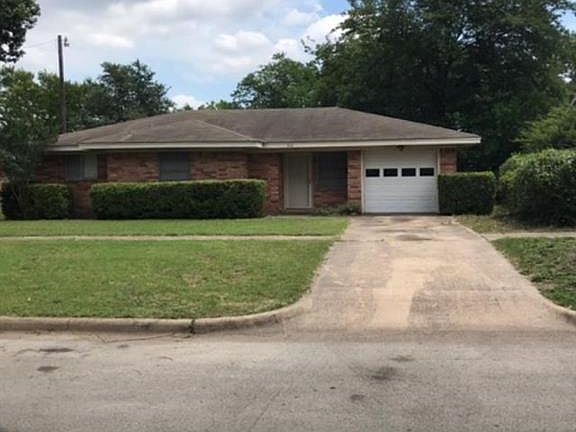2nd image of 512 Lake Park Ave
