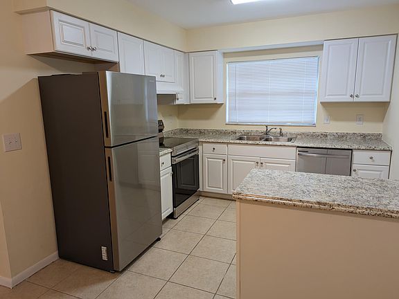 2nd image of 4504 Highland Ln #4504