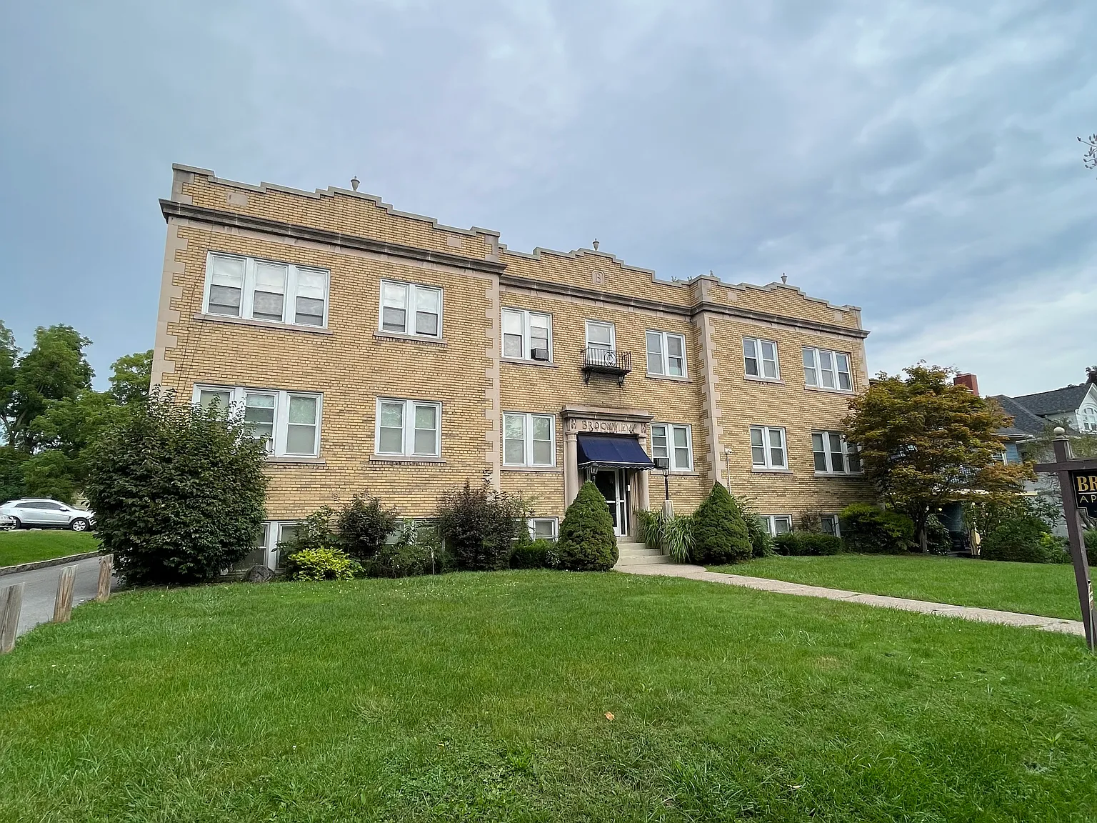 Brookview Apartments — Photo 1