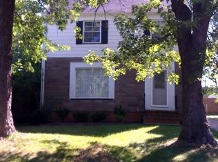 2091 Hampstead Rd, Cleveland Heights, OH 44118