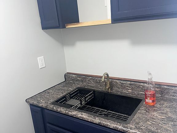 4th image of 348 Goundry St #5
