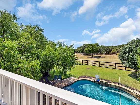3rd image of 504 Valle Vista Ct