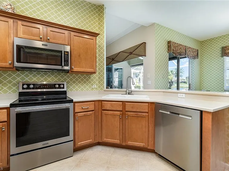 20083 Seadale Ct — Photo 11