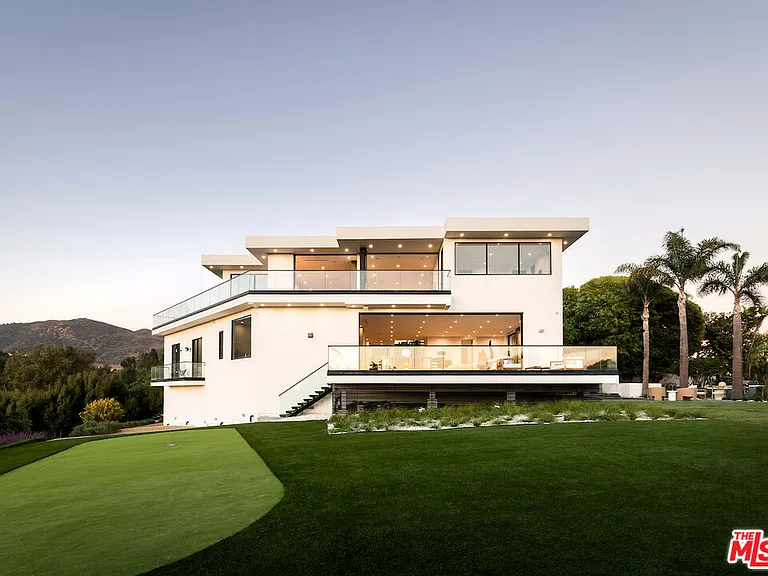 5931 Kanan Dume Rd — Photo 48