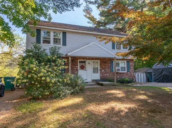 11 Shawnee Rd, Pepperell, MA 01463