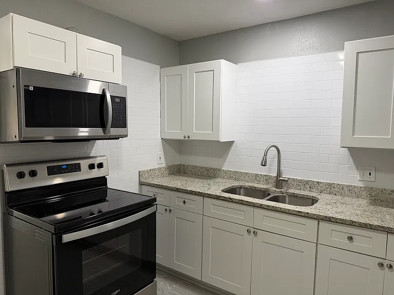 2502 Normont Cir — Photo 8