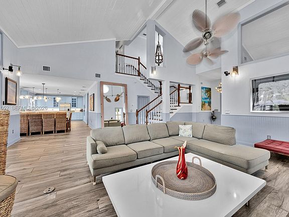 5th image of 1074 NE Little River Dr