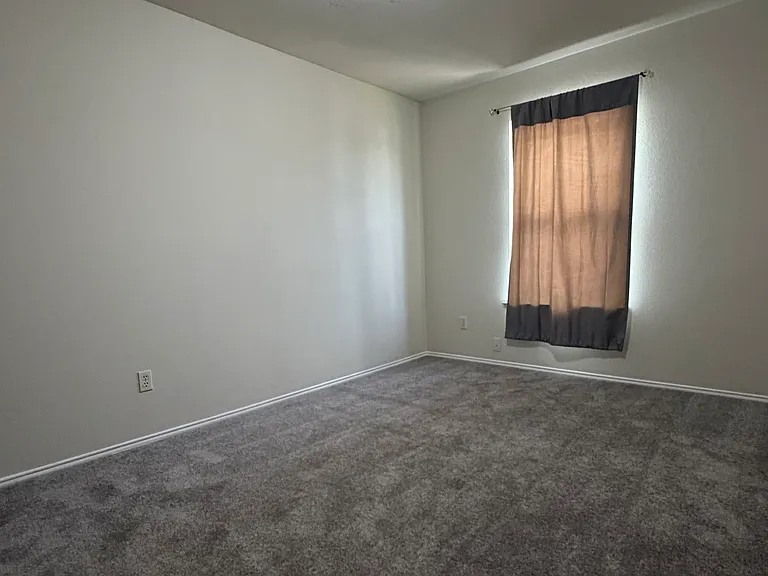 5641 Liberton Ln — Photo 6