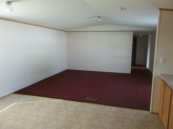 4th image of 536 Azalea Dr