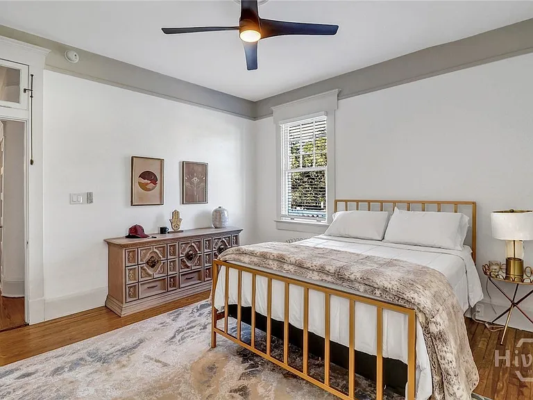 602 E Victory Dr — Photo 26