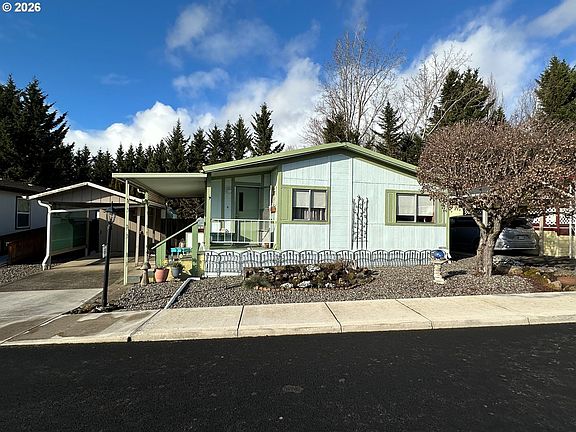 3rd image of 68 NE Danita Ln