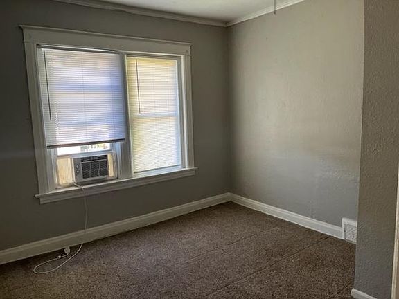 5th image of 4517 Forest Ave #2N