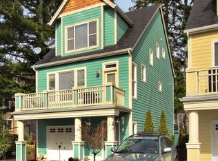 324 Wyatt Way NE, Bainbridge Island, WA 98110