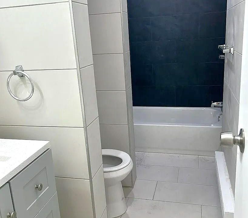 2nd image of 286 S Center St APT 8