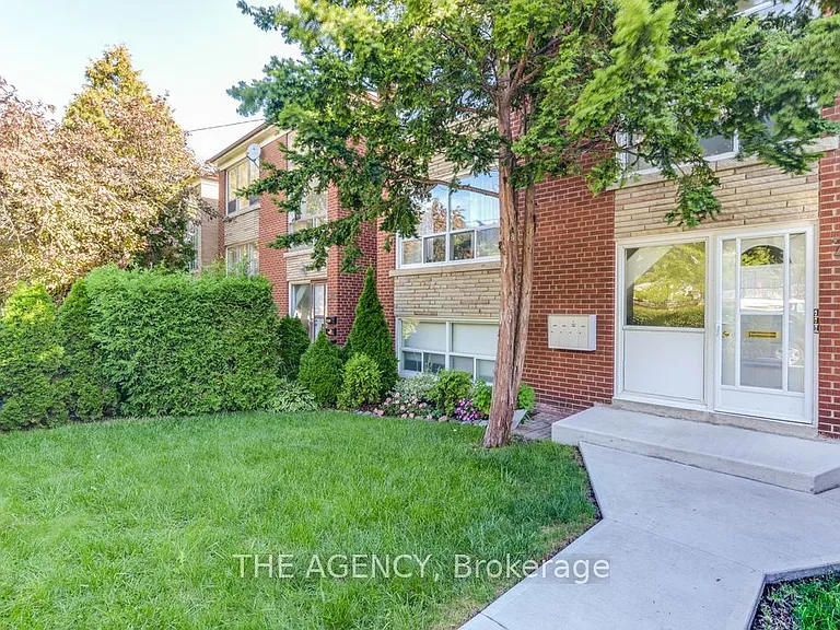 75 Keele St #1 — Photo 3