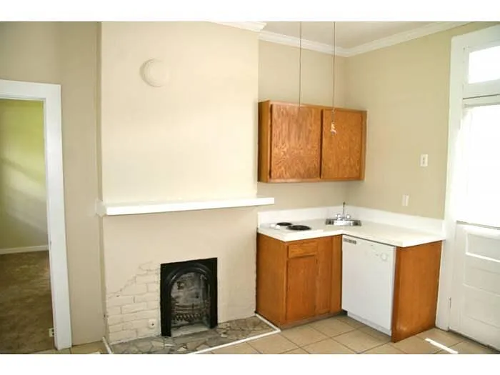 Kitchen/Living Room - 1206 Burdette St #5