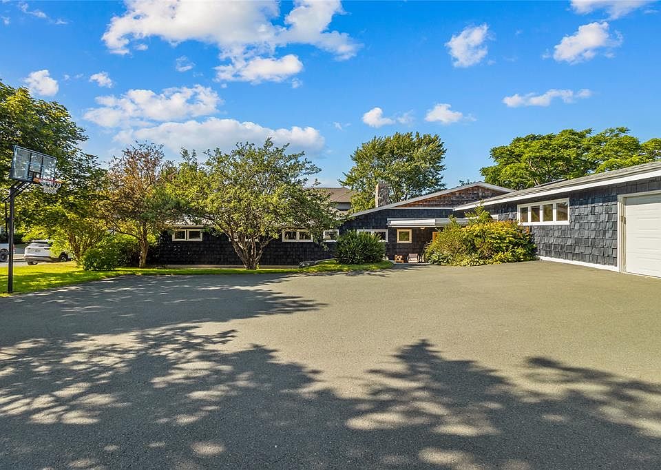 1st image of 7 Kingswood Drive