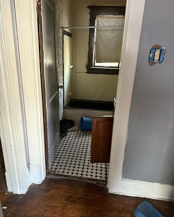 2nd image of 1605 Faris Ave