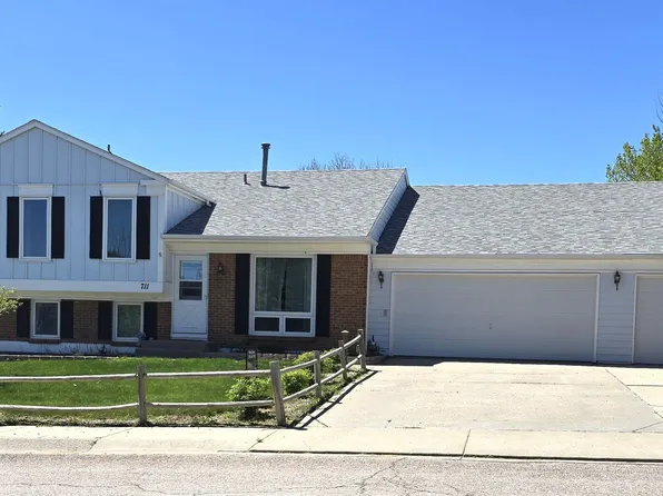 711 Beaver Dr, Gillette, WY 82718