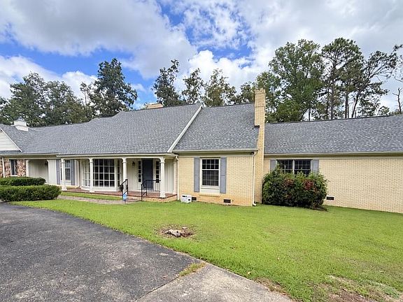 3rd image of 1236 Fox Ridge Rd