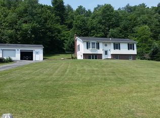 2001 Foster Rd, Oakland, MD 21550