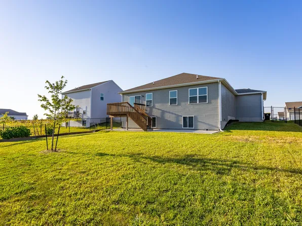 920 Bel Aire Ct, Waukee, IA 50263