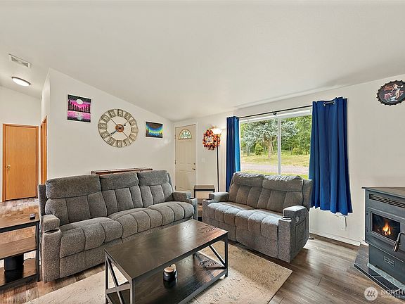4th image of 32419 129th Avenue E