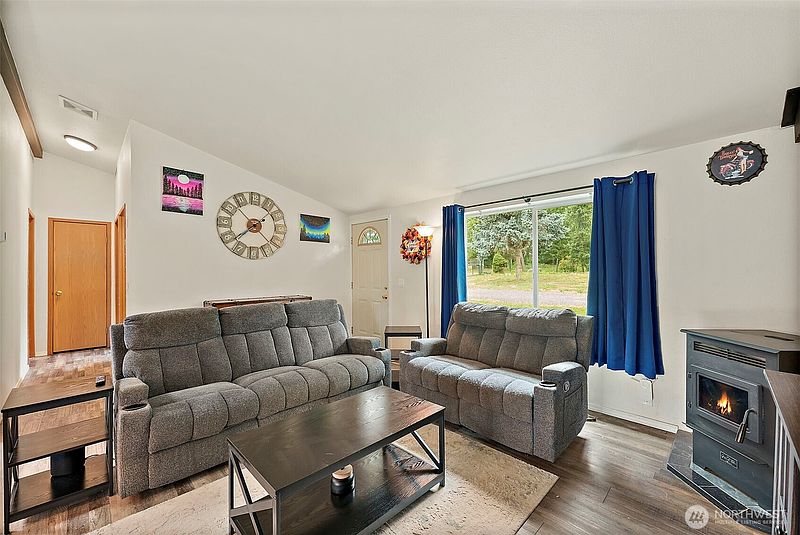 4th image of 32419 129th Avenue E